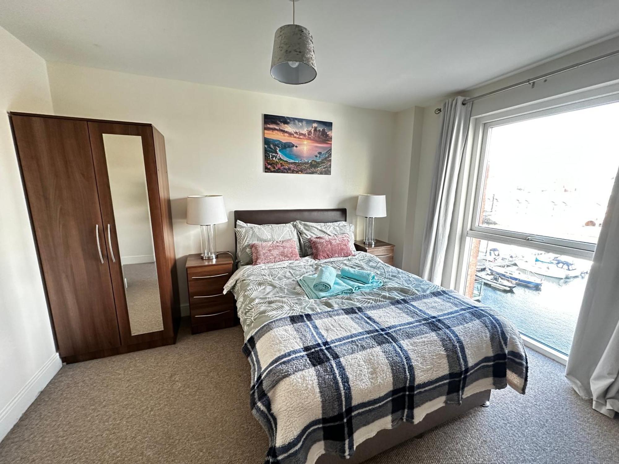 Coastline Apt Nearby The Beach Суонзи Екстериор снимка