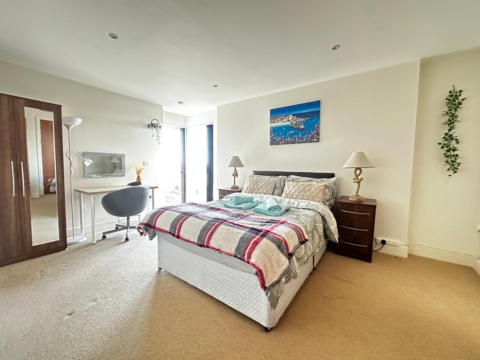 Coastline Apt Nearby The Beach Суонзи Екстериор снимка
