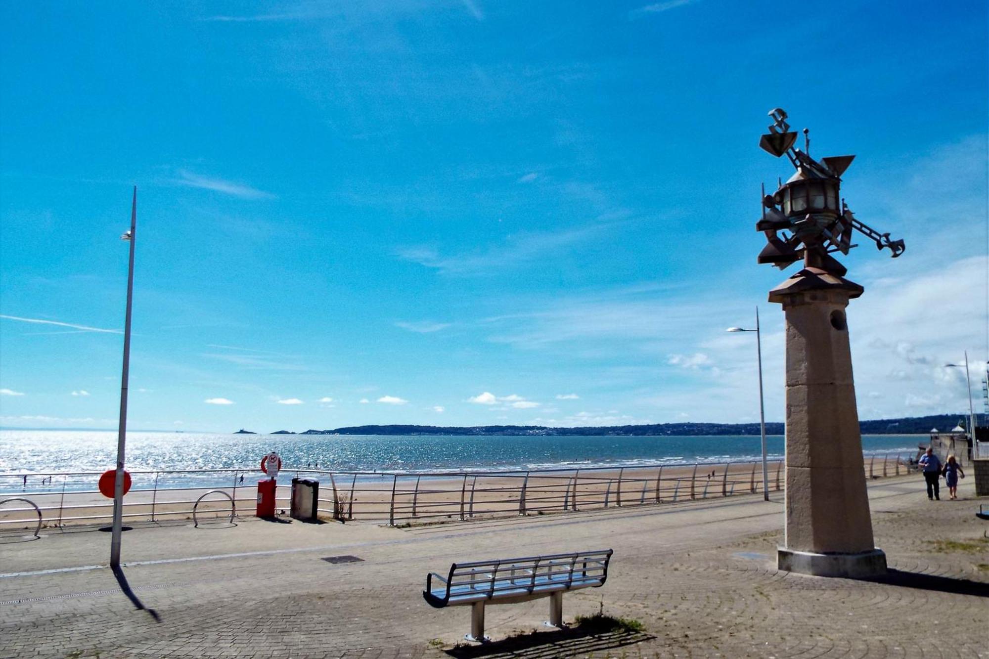 Coastline Apt Nearby The Beach Суонзи Екстериор снимка