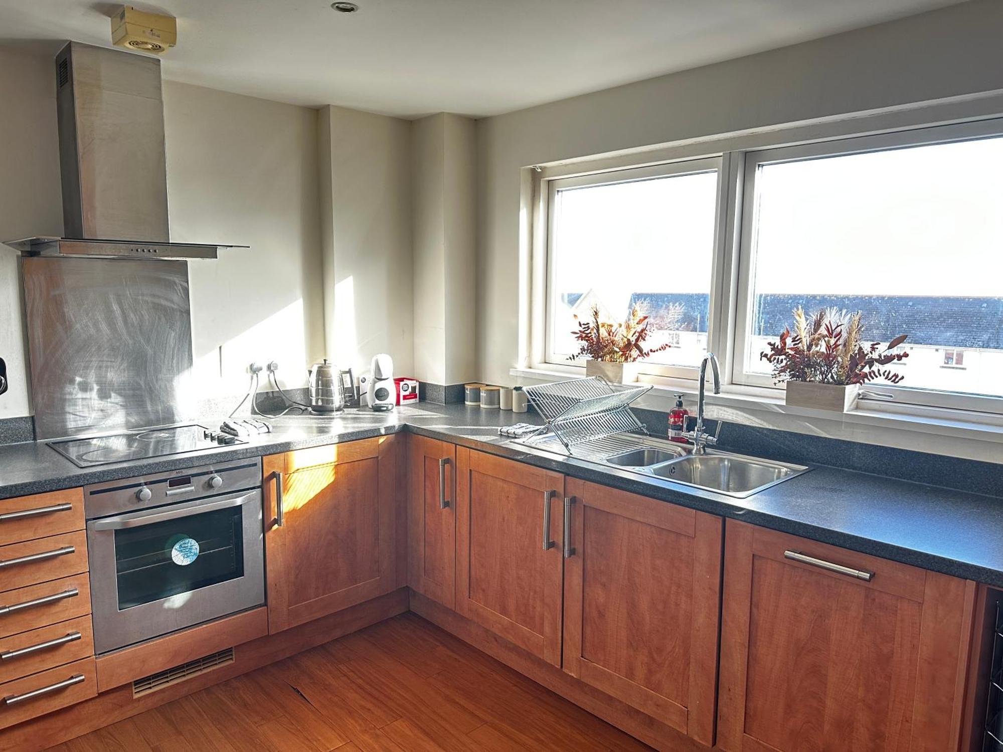 Coastline Apt Nearby The Beach Суонзи Екстериор снимка